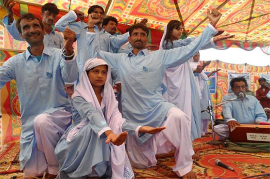 Climate change lessons take to the stage in rural Pakistan