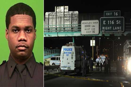 NYC police officer fatally shot while pursuing suspect