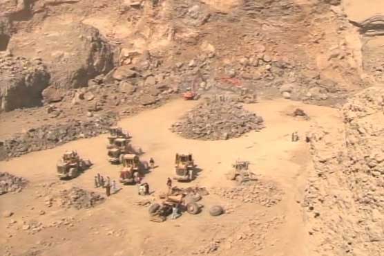 Dunya News obtains footage of Margalla Chowk landsliding