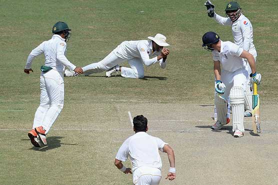Pakistan overcomes England to win Dubai Test