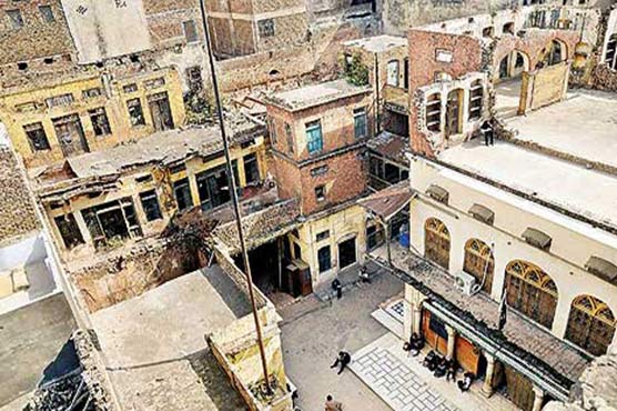Survey on dilapidated buildings in Lahore ordered