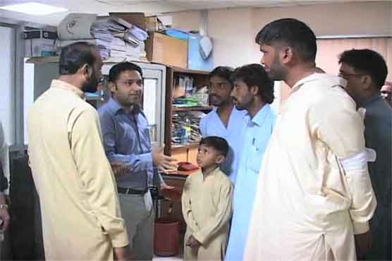 Father, son held for pick pocketing in Multan Institute of Cardiology