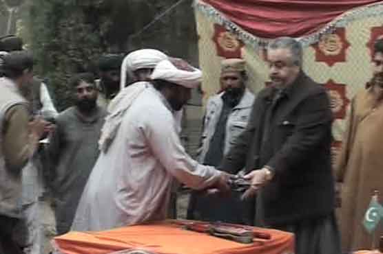 Quetta: 30 seperatists including key commander lay down arms