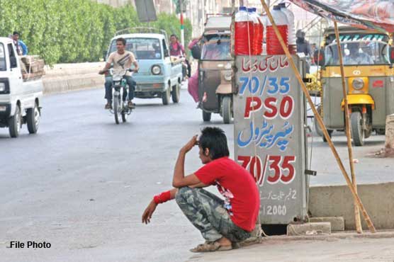 Crackdown against illegal petrol agencies result in seven arrests in DI Khan
