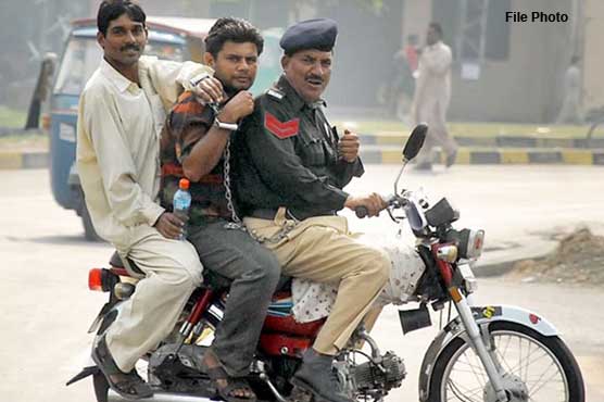 Multan police borrow money to shift criminals to court