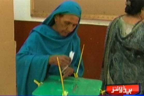 85-year-old devoted woman casts vote in Lahore's UC 126