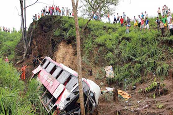 Bus crash kills 18 in northern India: police 