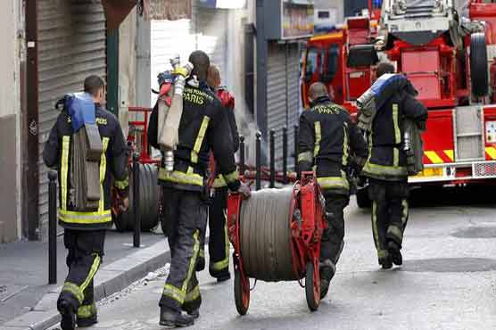 Eight dead in Paris apartment block fire