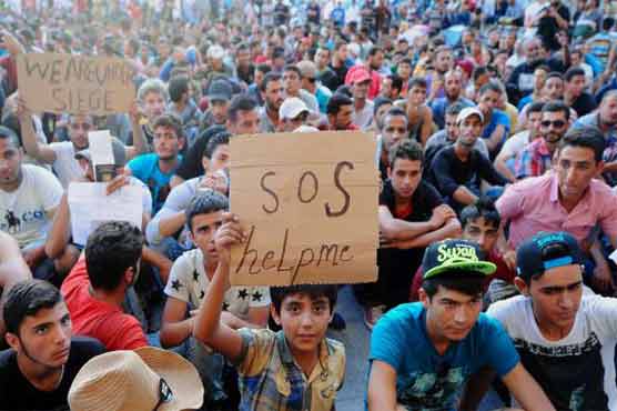 UN calls for up to 200,000 refugees to be shared among EU states