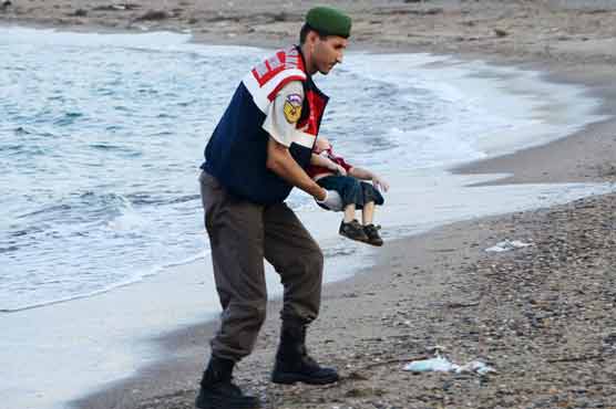 Turkish policeman who found Aylan says: 'I thought of my own son'
