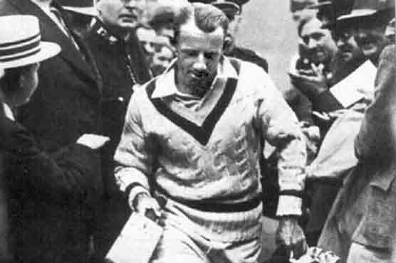 Donald Bradman's blazer sells for A$132,000