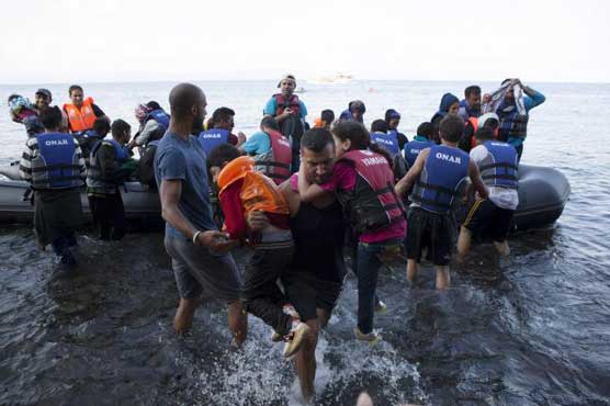 U.N. says 850,000 to cross sea to Europe in 2015 and 2016