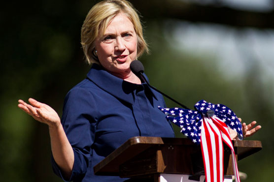 Clinton, finally 'sorry' for email scandal, tries to turn page