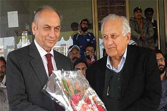 Prof Faruqi withdraws resignation