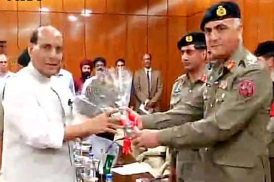 Delegation of Pakistan Rangers meets Indian minister Rajnath Singh 