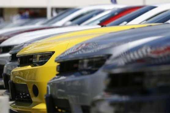 Major car makers agree to make automatic braking standard in U.S