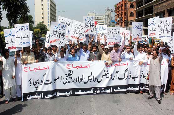 Chemists, druggists protest against amendments in Drug Act