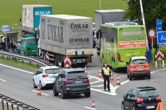 Traffic jams at German border, scenes 'like the 80s'