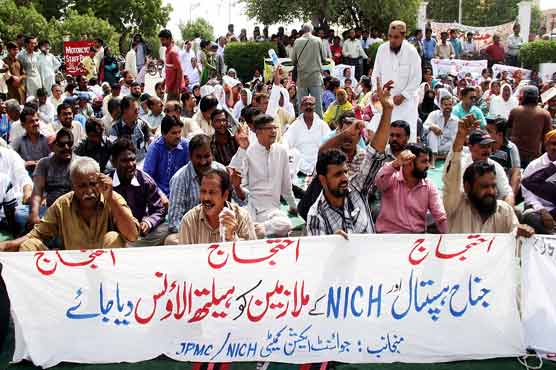 Paramedics' protest: Jinnah Hospital's helpless admin writes to Rangers