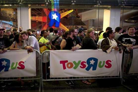 Toys R Us hires fewer seasonal employees, offers more hours