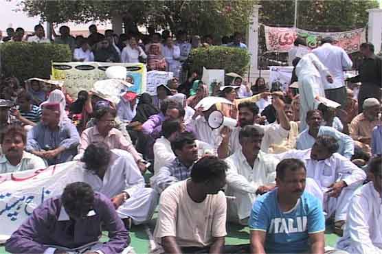 Karachi: Jinnah Hospital, NICH paramedics' strike enters third day, 140 operations pending