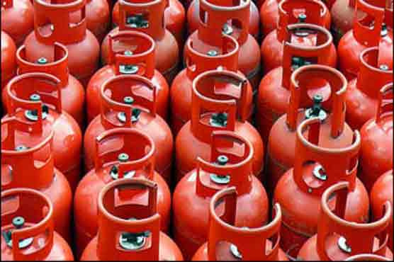 LPG prices once again up by Rs 10 per kg