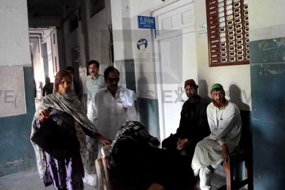 Suspect who stabbed women in Sahiwal still at large