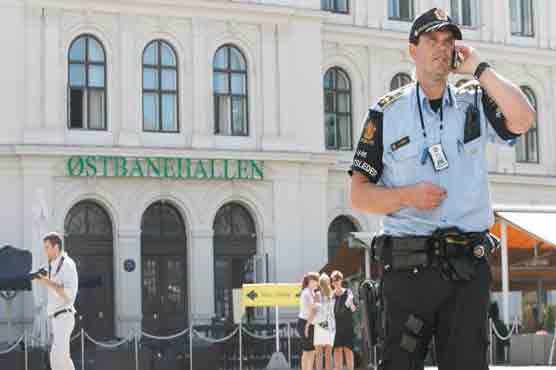 Norwegian police shoot woman about to stab child