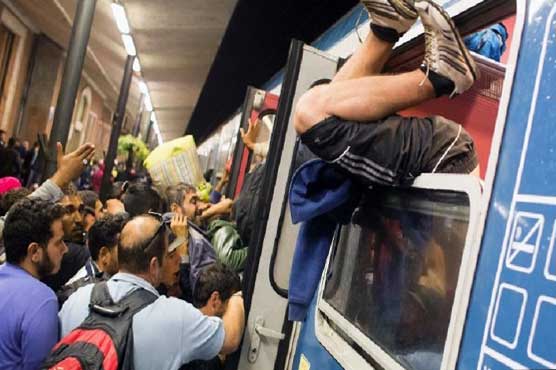 Countries tussle as Europe's migrant crisis deepens