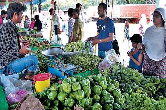 Vegetables, fruits' prices mount up ahead of Eid-ul-Azha