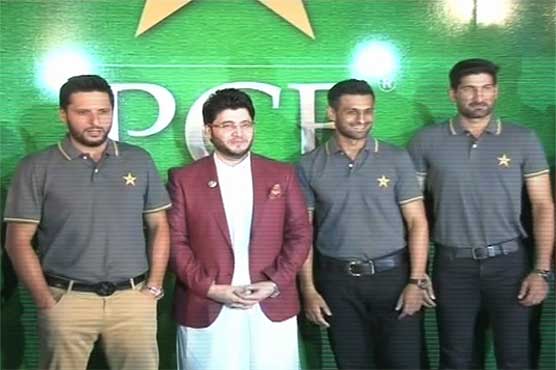 Showbiz, cricket stars gather to unveil PSL logo