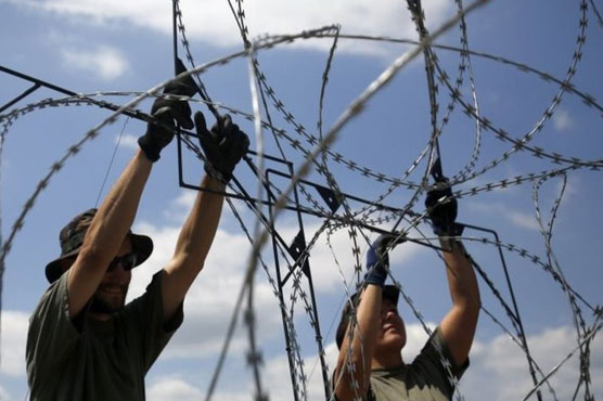 Hungarian army given sweeping powers against migrants 