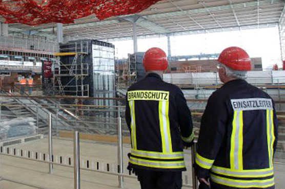 Construction at Berlin's troubled airport halted again
