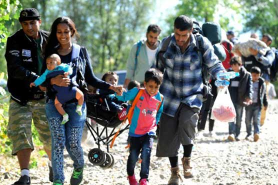 New anti-migrant powers for Hungary army as UN urges 'compassion'