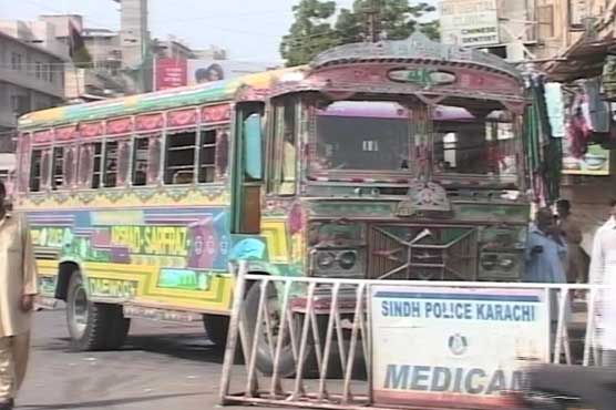 Crackdown against debilitated buses launched in Karachi