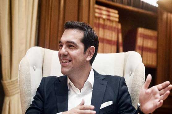 Tsipras names cabinet, hands top job to pro-euro economist Tsakalotos