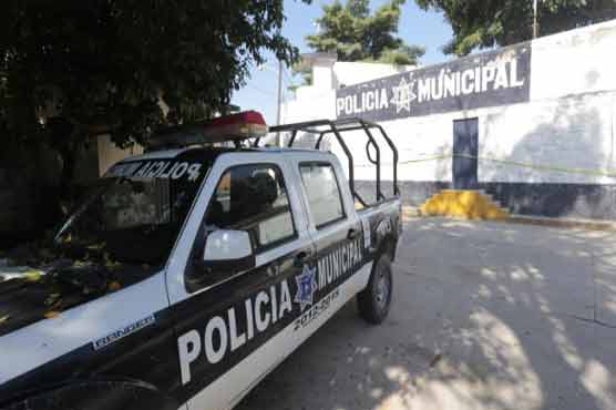 Mob lynches two men in southern Mexico