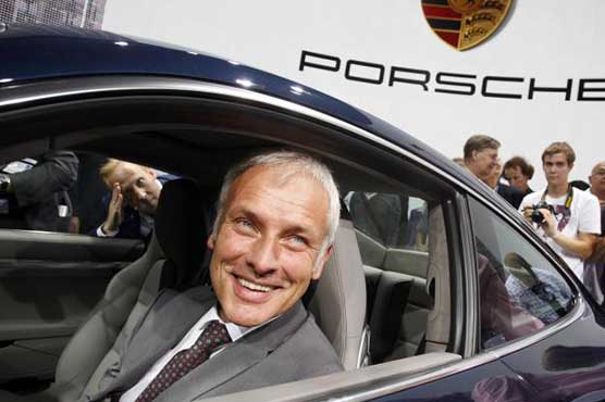 Volkswagen picks company veteran to tackle emissions crisis