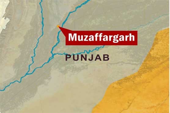 Muzaffargarh: Bus collides with motorbike, couple, 3 children dead