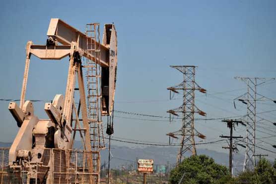 Crude falls as supply glut shows no signs of easing 