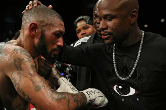 Boxing: Broner stops Theophane in ninth