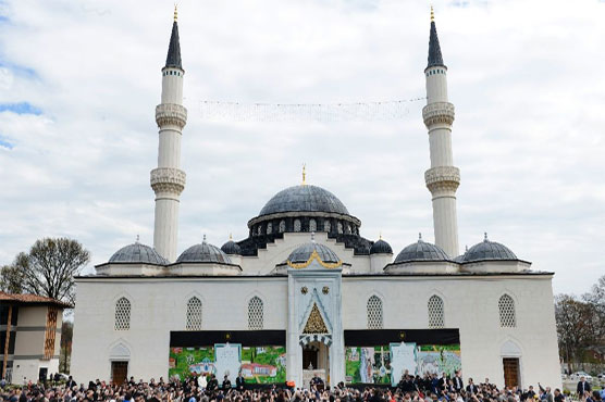 Erdogan brings American Muslims home to new mosque