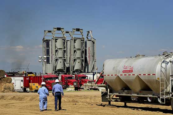 Oil down as Saudi comments cast doubt on output freeze