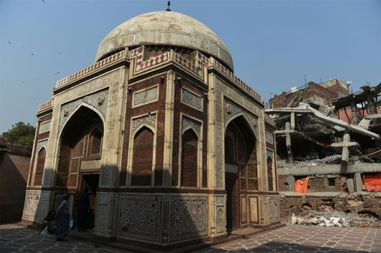 Squatters barrier to protecting Delhi's ancient monuments