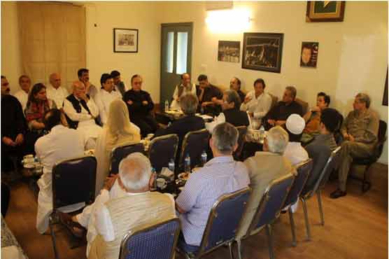 PTI announces to raise Panama Leaks case in Parliament