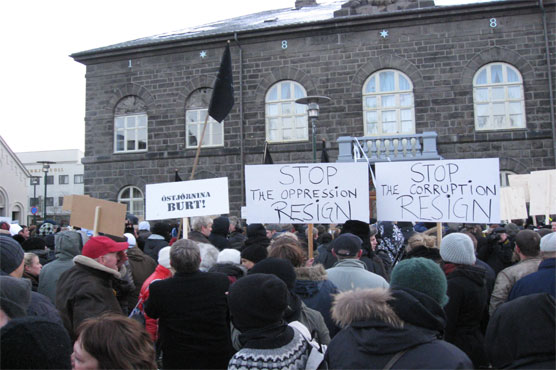 New Iceland government to take over, protests continue