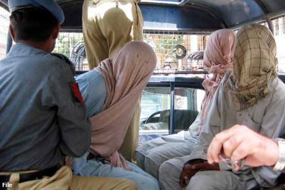 Two bodies recovered, three criminals copped in Karachi