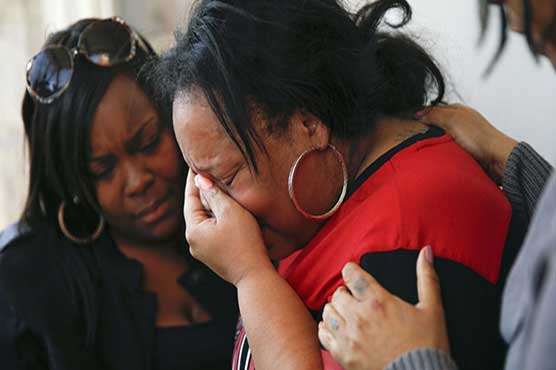 Chicago police: Teen shot and killed by officer pointed gun