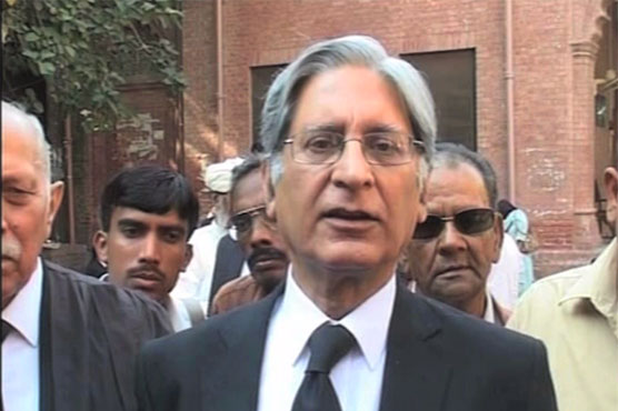 Stopped Zardari from meeting Nawaz Sharif: Aitzaz Ahsan