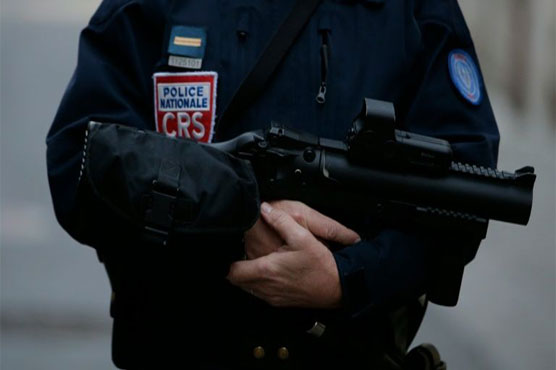 French youths learn to resist militant 'sellers of dreams'